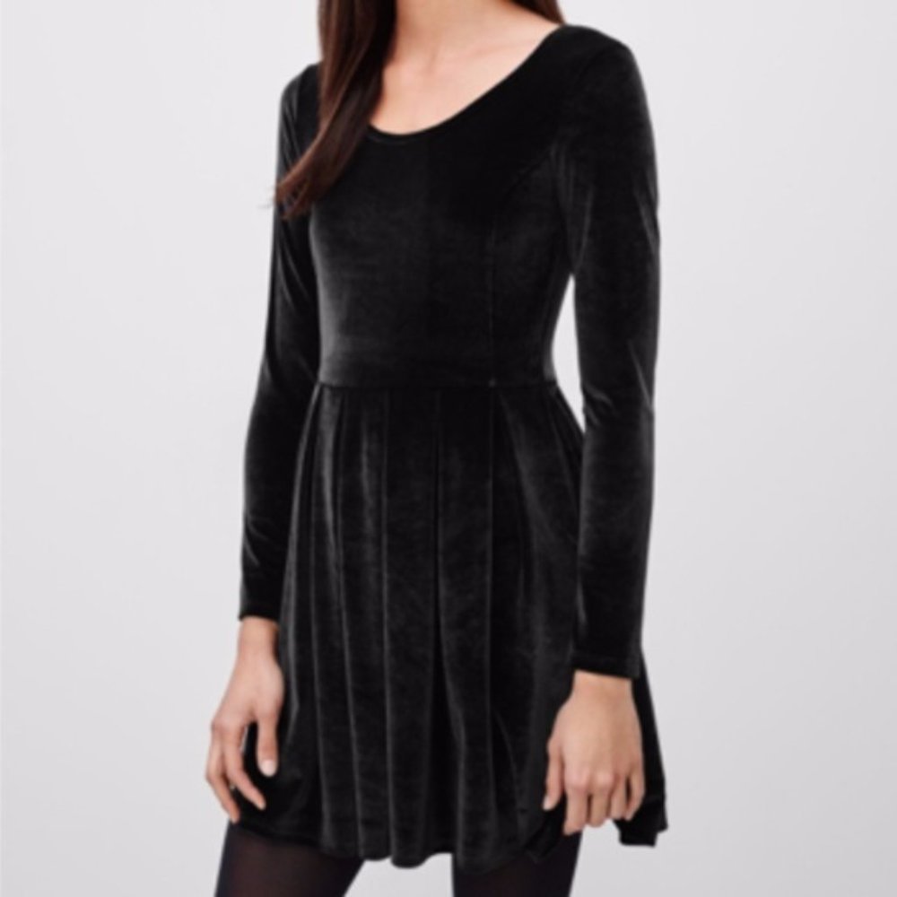 ARITZIA Talula Lambeth Black Velvet Skater Dress